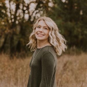 Meet your Posher, Emily